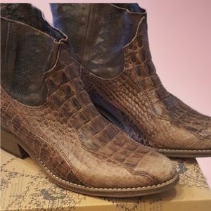 Free People sz 37 leather ankle boots Rare